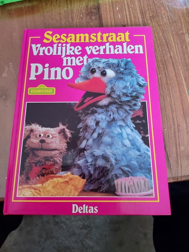 Sesamstraat: Vrolijke verhalen met Pino - Kinderboek, Boeken, Ophalen of Verzenden, Gelezen, Sesamstraat, Fictie algemeen