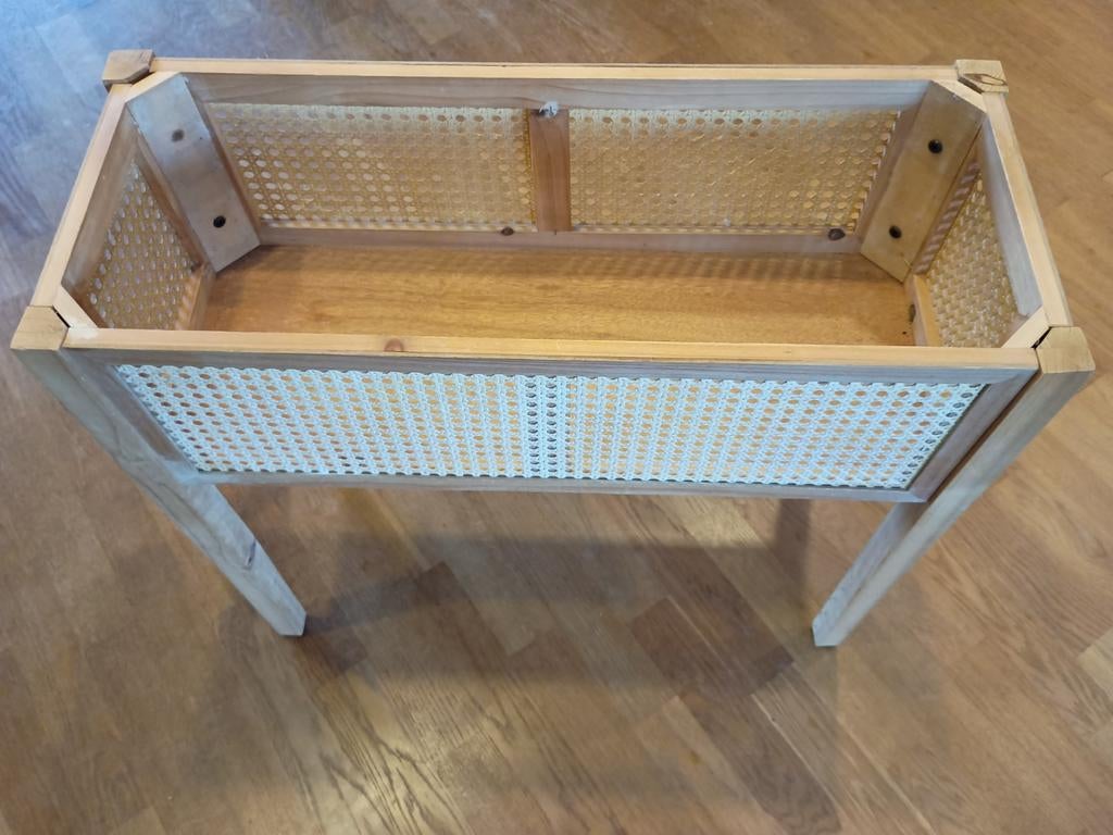 Houten plantenbak met rotan webbing, Tuin en Terras, Bloembakken en Plantenbakken, Ophalen, Gebruikt, Balkon, 60 tot 100 cm