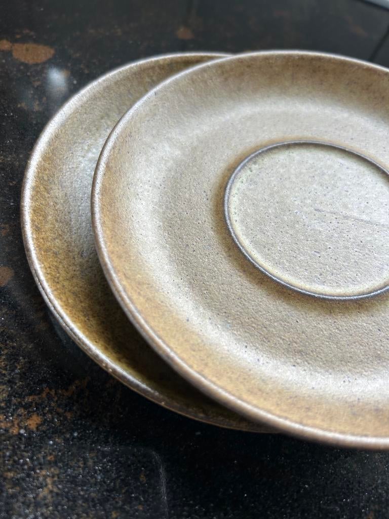 Twee schoteltjes van Lucie Q Bakker, Antiek en Kunst, Ophalen of Verzenden