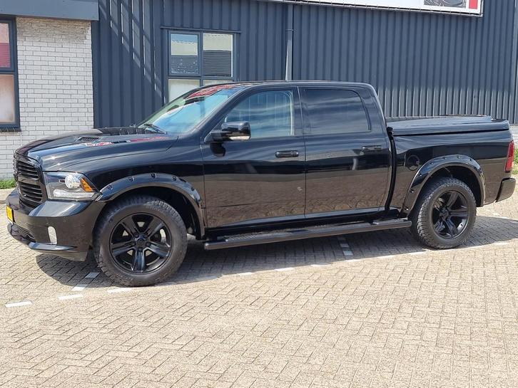Dodge 1500 SPORT 4X4 CREW CAB. 5,7LTR V8 AUT. NIGHT EDITION, Auto's, Dodge, Bedrijf, Te koop, Overige modellen, 4x4, ABS, Achteruitrijcamera