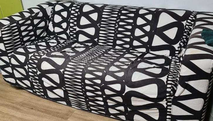 Zwart-witte bank met uniek patroon, Huis en Inrichting, Banken | Bankstellen, Gebruikt, Rechte bank, Driepersoons, 200 tot 250 cm