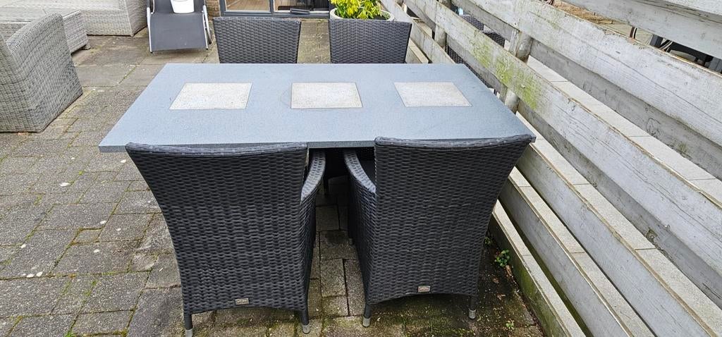 Granieten tuintafel met 4 Wicker tuinstoelen, Ophalen, Gebruikt, Wicker