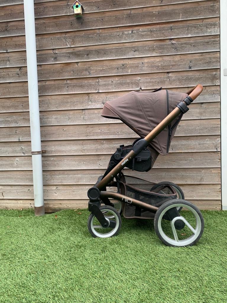 Mutsy kinderwagen met reiswieg - Bruin, Kinderen en Baby's, Kinderwagens en Combinaties, Ophalen, Gebruikt, Combiwagen, Met reiswieg
