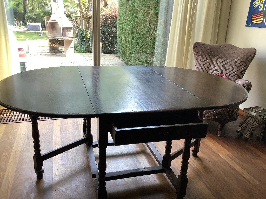 Notenhouten eettafel, Huis en Inrichting, Tafels | Eettafels, Ophalen, Gebruikt, 100 tot 150 cm, Klassiek