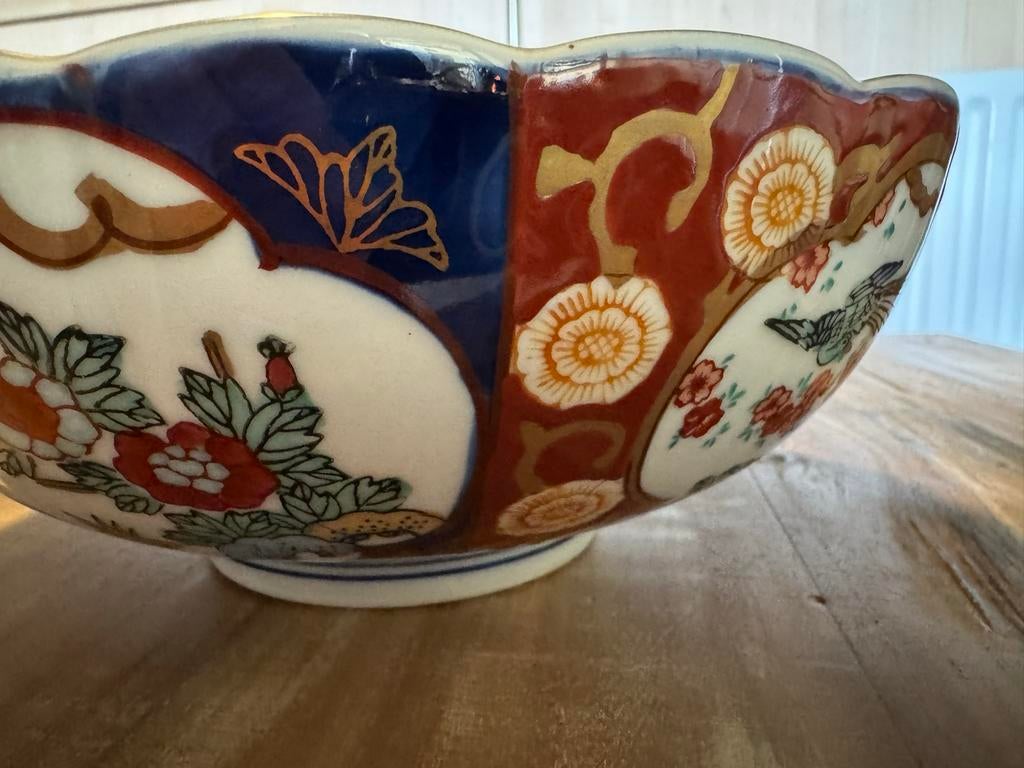 Grote Japanse Imari Kom - Handgeschilderd Bloem & Pauw Motie, Ophalen of Verzenden