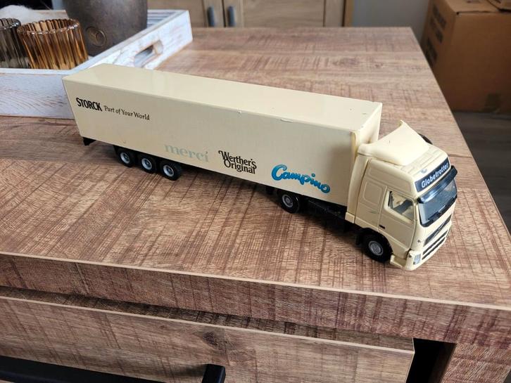 Volvo met strock oplegger, Hobby en Vrije tijd, Modelauto's | 1:50, Zo goed als nieuw, Bus of Vrachtwagen, Lion Toys, Ophalen of Verzenden