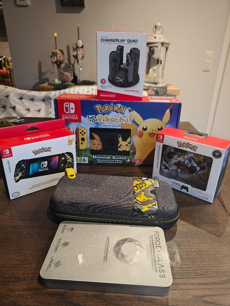 Nintendo Switch Limited Pikachu & Eevee Edition Bundel, Overige genres, 1 speler, Ophalen of Verzenden, Zo goed als nieuw