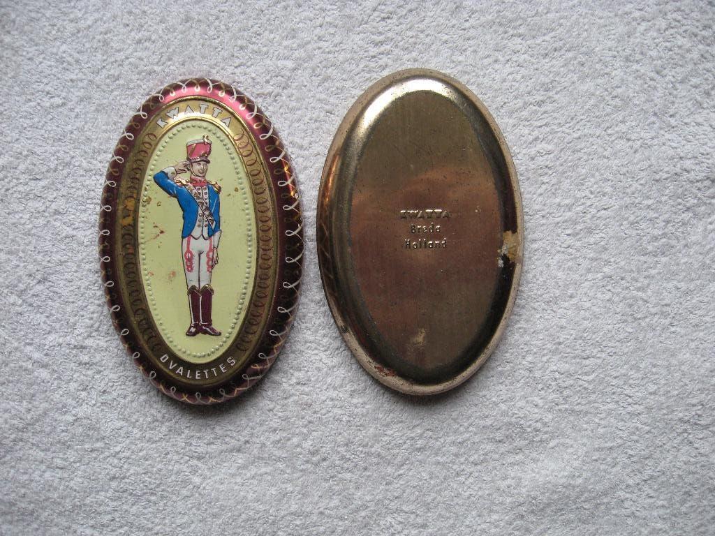ovaal blikje Ovalettes Kwatta (Soldaatje) (evt + 2x Tjoklat), Ophalen of Verzenden, Gebruikt, Overige