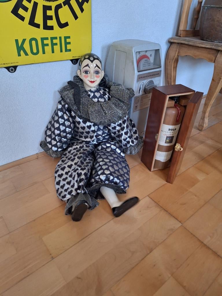 Vintage Pierrot Pop Porselein Muziekdoos, Verzamelen, Poppen, Ophalen, Gebruikt, Pop