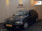 Volvo V40 1.8 Dynamic Sports-Line CRUISE CLIMA PDC STOELVRW, Voorwielaandrijving, Gebruikt, Zwart, 4 cilinders