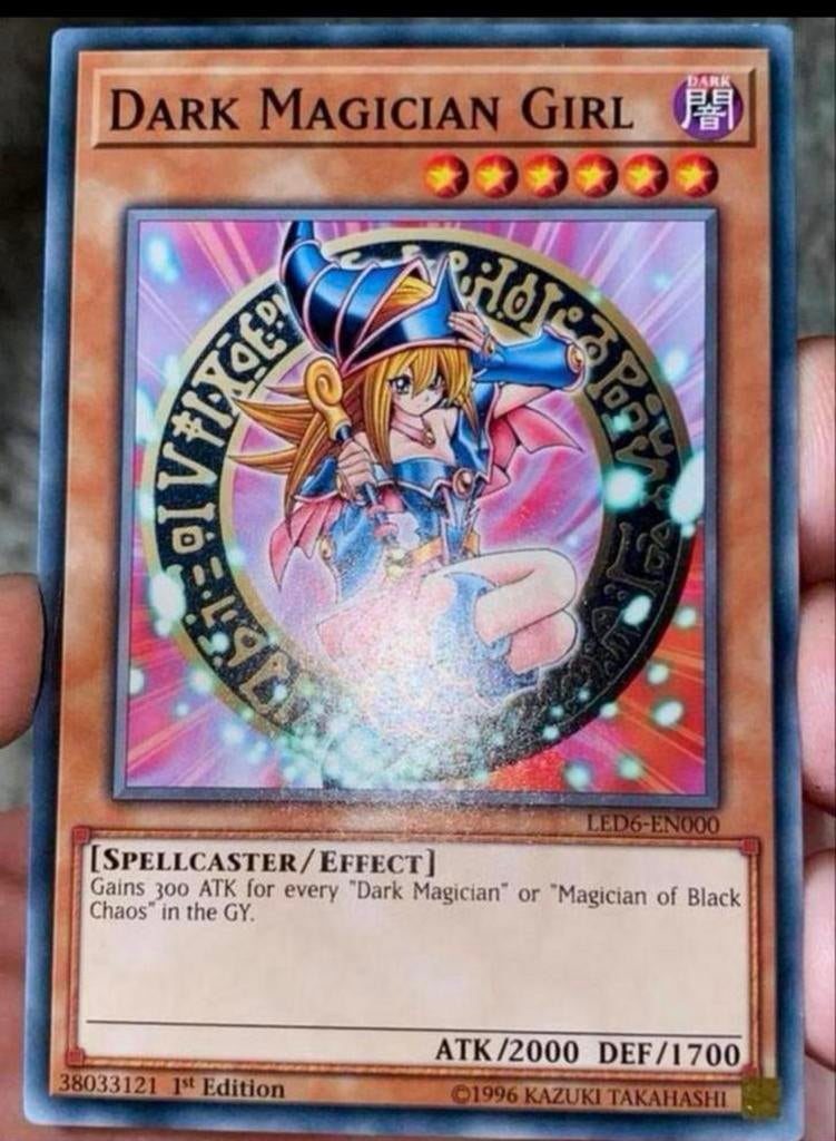 Yu-Gi-Oh! Dark Magician Girl LED6 1st Edition, Hobby en Vrije tijd, Verzamelkaartspellen | Yu-gi-Oh!, Ophalen of Verzenden, Zo goed als nieuw