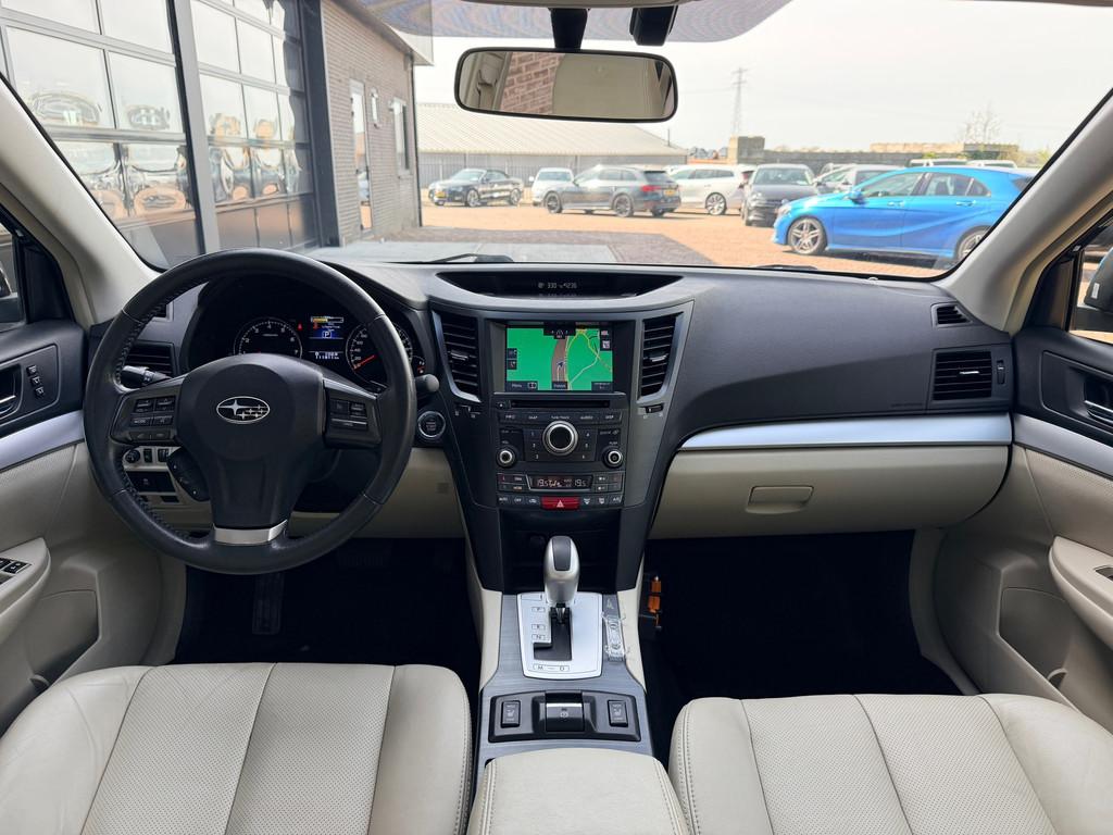 Subaru Outback 2.5i-X Luxury automaat | Leer | Navi | Camera, Auto's, Subaru, Euro 5, Beige, 4 cilinders, Blauw