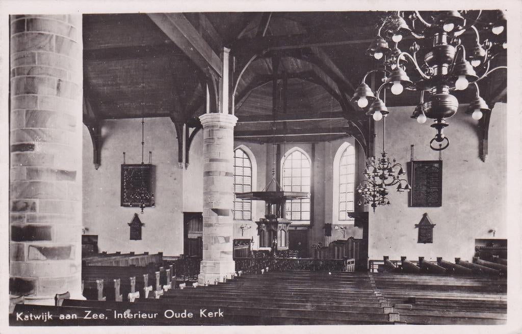 Katwijk aan Zee. Interieur Oude Kerk.  (1950), Ophalen of Verzenden, 1940 tot 1960, Gelopen, Zuid-Holland