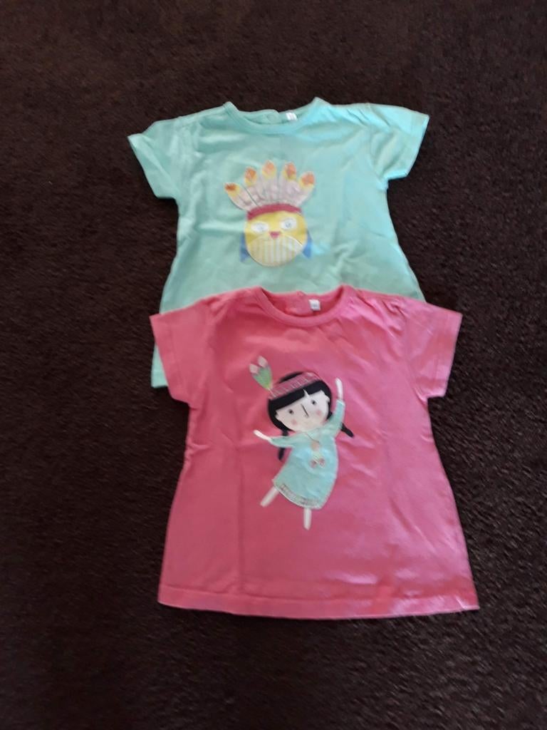 2 leuke indianen T shirts maat 86, Kinderen en Baby's, Babykleding | Maat 86, Ophalen of Verzenden, Gebruikt, Meisje, Shirtje of Longsleeve