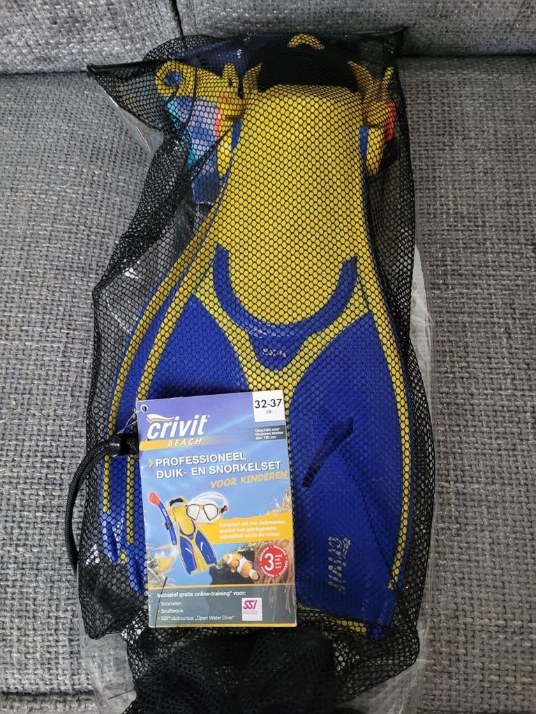 Zwemvliezen crivit maat 32-37 beach vliezen, Watersport en Boten, Snorkelen, Ophalen of Verzenden, Snorkelvinnen
