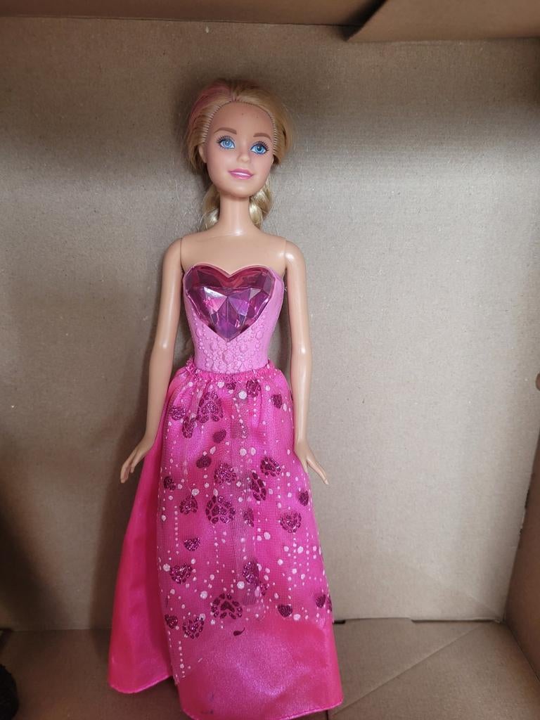 Barbie pop in roze jurk, Ophalen of Verzenden