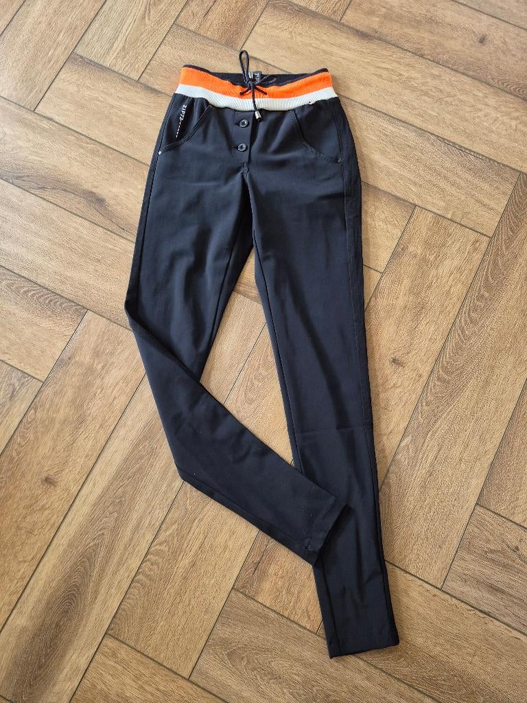 Super leuke travelstof broek van Zip73, maat 25 = XS, Kleding | Dames, Zwart, Zip73, Ophalen of Verzenden, Zo goed als nieuw