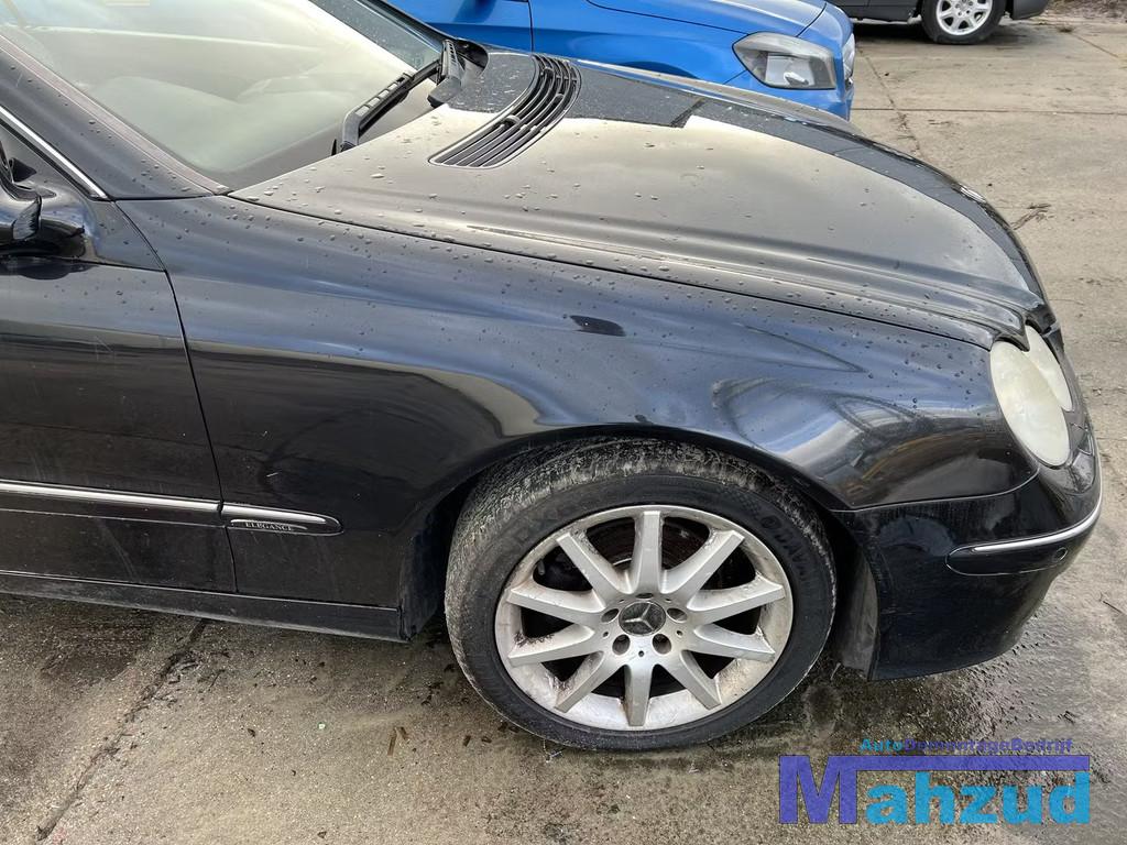 MERCEDES CLK W209 Zwart C197 rechts voorscherm 2002-2010, Gebruikt, Mercedes-Benz AG, Mercedes-Benz, Ophalen of Verzenden