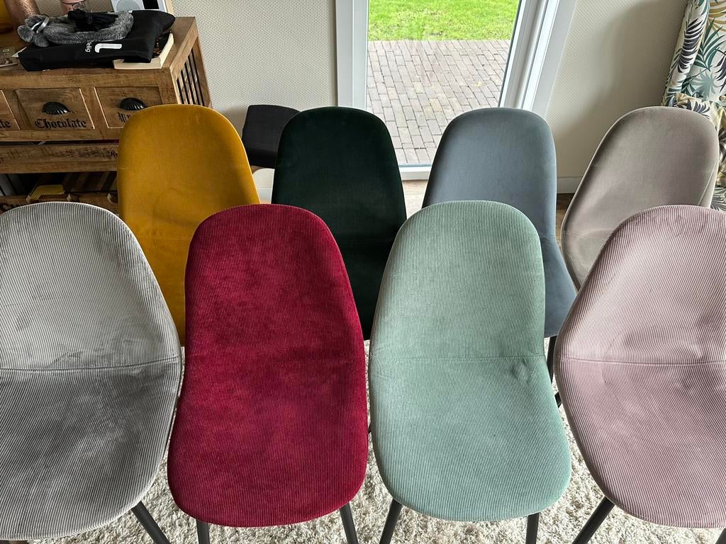 Acht stoelen verschillende kleuren zachte stoffen bekleding, Huis en Inrichting, Stoelen, Zo goed als nieuw, Vijf, Zes of meer stoelen
