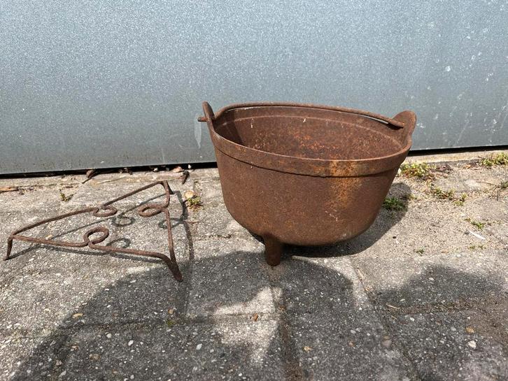 Antieke gietijzeren ketel,gietijzeren brocante kookpot, Antiek en Kunst, Antiek | Keukenbenodigdheden, Ophalen