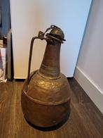 Antieke koperen waterkan met deksel, Ophalen