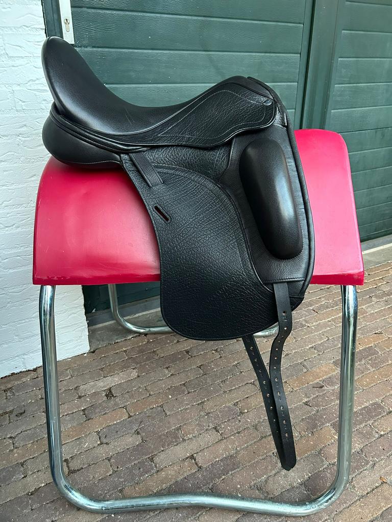 Diverse zadels (Arena, Frank Baines), Dieren en Toebehoren, Ophalen of Verzenden, Zo goed als nieuw, Dressuur