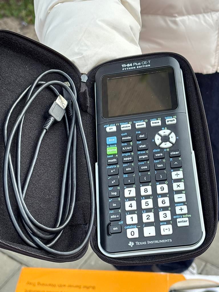 Grafische rekenmachine Texas Instruments 84, Ophalen, Grafische rekenmachine