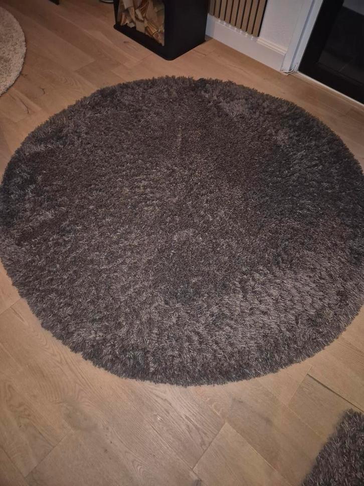 Rond grijs vloerkleed, diameter 1.60, hoogpolig antraciet gr, Huis en Inrichting, Stoffering | Tapijten en Kleden, Zo goed als nieuw