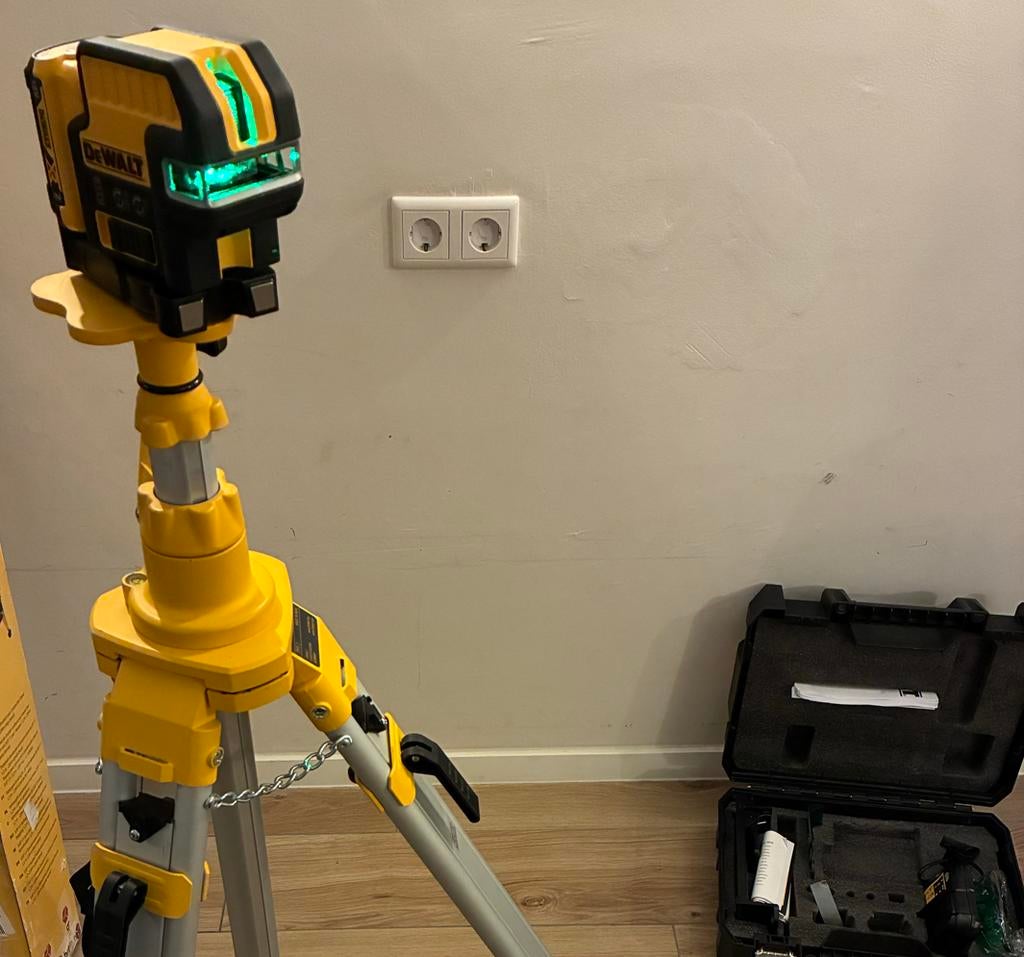 Dewalt laser met statief, Doe-het-zelf en Verbouw, Ophalen, Zo goed als nieuw, Afstand