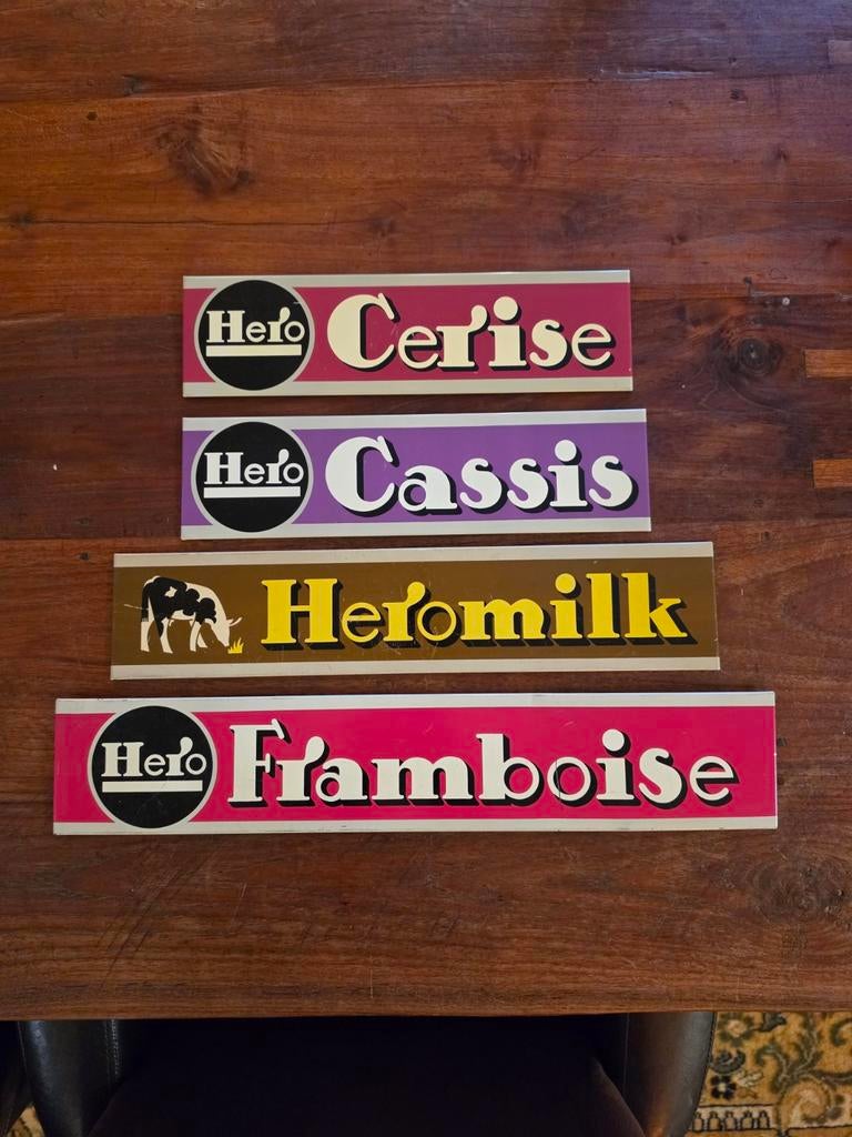 Hero Breda reclamebord casis Milk cerise Framboise, Verzamelen, Merken en Reclamevoorwerpen, Ophalen of Verzenden, Nieuw, Reclamebord