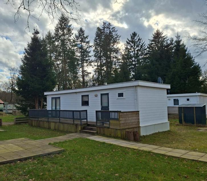 Chalet te koop 2 slaapkamers | geïsoleerd | terras | meubels, Caravans en Kamperen, Stacaravans, tot en met 4, Ophalen