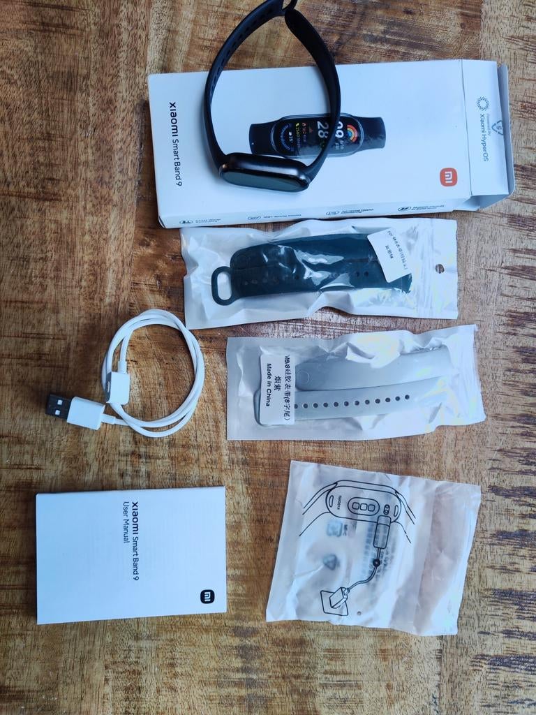 Xiaomi Smart MiBand 9 - Gebruikt met extra bandjes, Gebruikt, Xiaomi, Zwart, Ophalen of Verzenden
