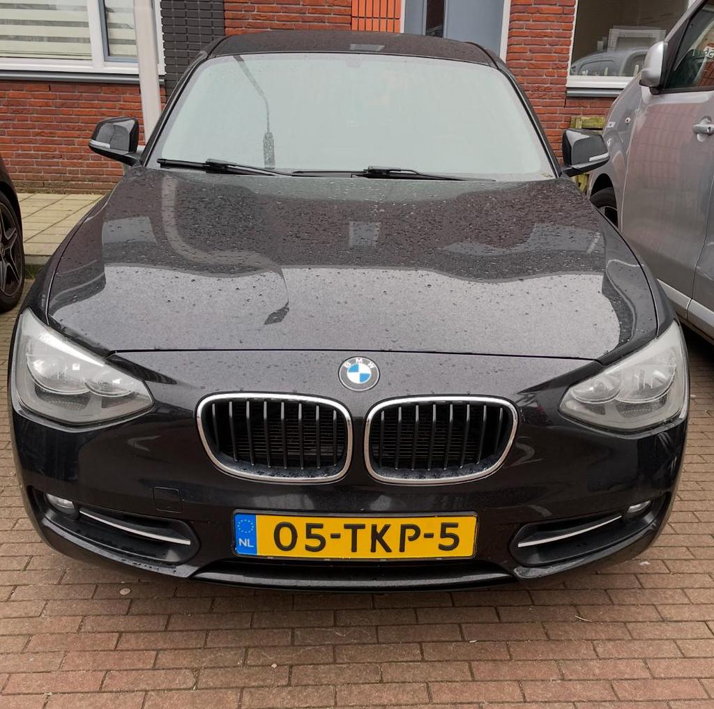 BMW 1-Serie 118I Sport Aut8 2012 APK Zwart - Rijdt perfect, Euro 5, Zwart, 4 cilinders, 1290 kg