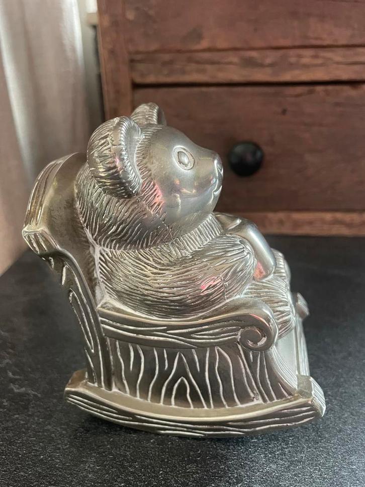 Verzilverde spaarpotten: Koala en babyschoentje, Verzamelen, Spaarpotten, Gebruikt, Dier, Metaal of Blik, Ophalen of Verzenden