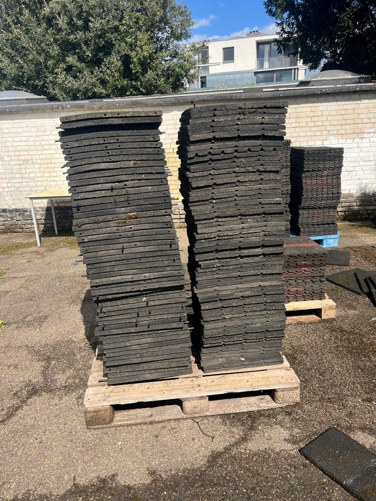 Rubber tegels op pallets of zelf uitkiezen grote partij €2;, Ophalen, Zo goed als nieuw, Overige materialen