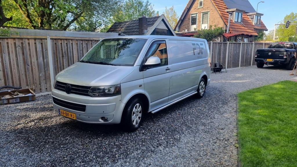 Volkswagen Transporter 2.5TDI gereviseerde motor!, Auto's, Voorwielaandrijving, Zwart, Traction-control, Volkswagen