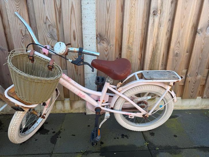 Roze kinderfiets met mandje - Gebruikt, maar functioneel, Fietsen en Brommers, Fietsen | Kinderfietsjes, Gebruikt, 16 tot 20 inch