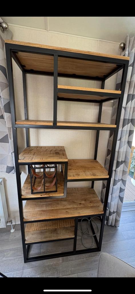 Tafels en kasten, Ophalen