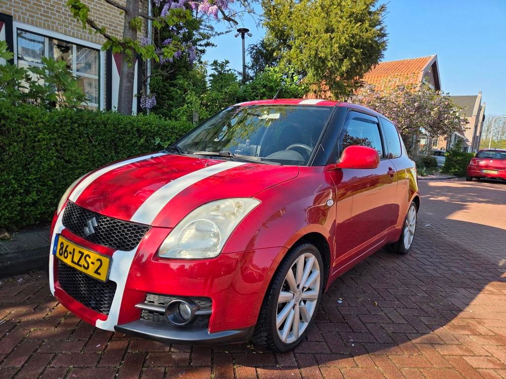 Suzuki Swift 1.6 3D Sport 2007 Rood, Auto's, Suzuki, Voorwielaandrijving, 1005 kg, 40 €/maand, 4 cilinders