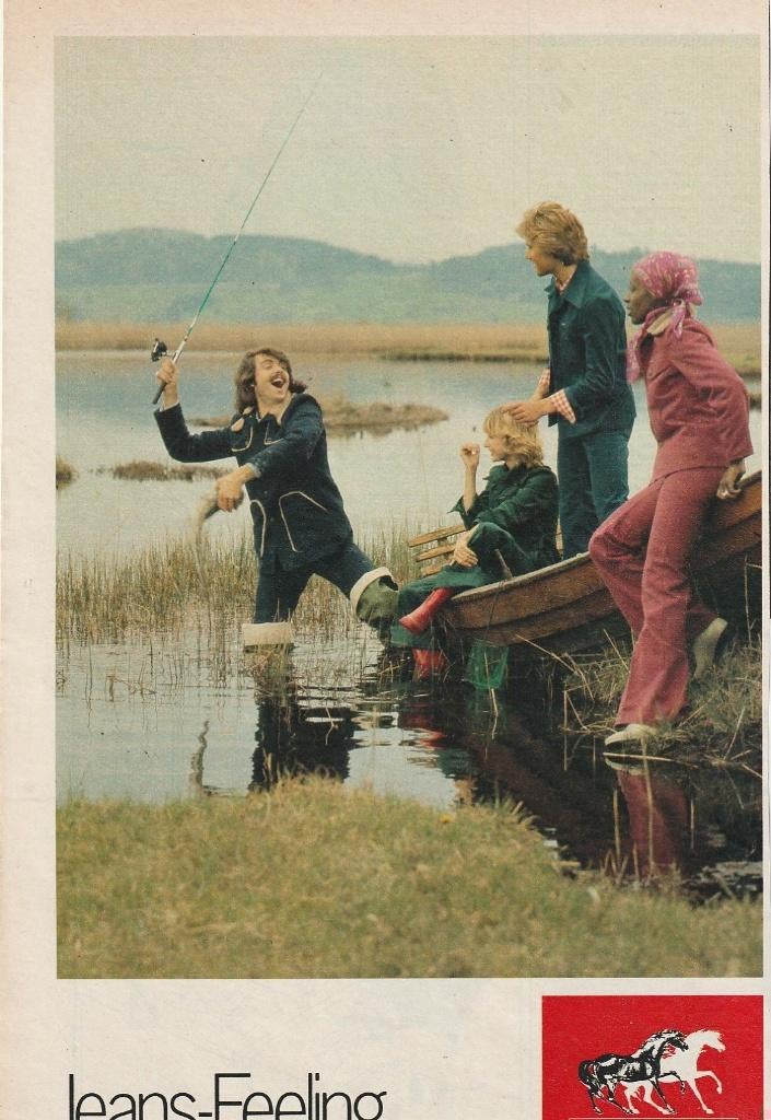 Retro reclame 1974 Mustang jeans spijkermode bij 't vissen, Verzenden, Overige typen
