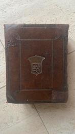 Twee antieke bijbels Luchtmans en Jacob en Hendrik Keur, Antiek en Kunst, Ophalen