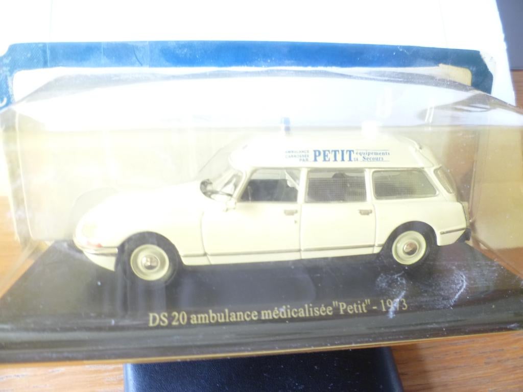Atlas Citroën DS 20 Ambulance 1973 1:43 modelauto, Ophalen of Verzenden, Nieuw, Auto, Overige merken