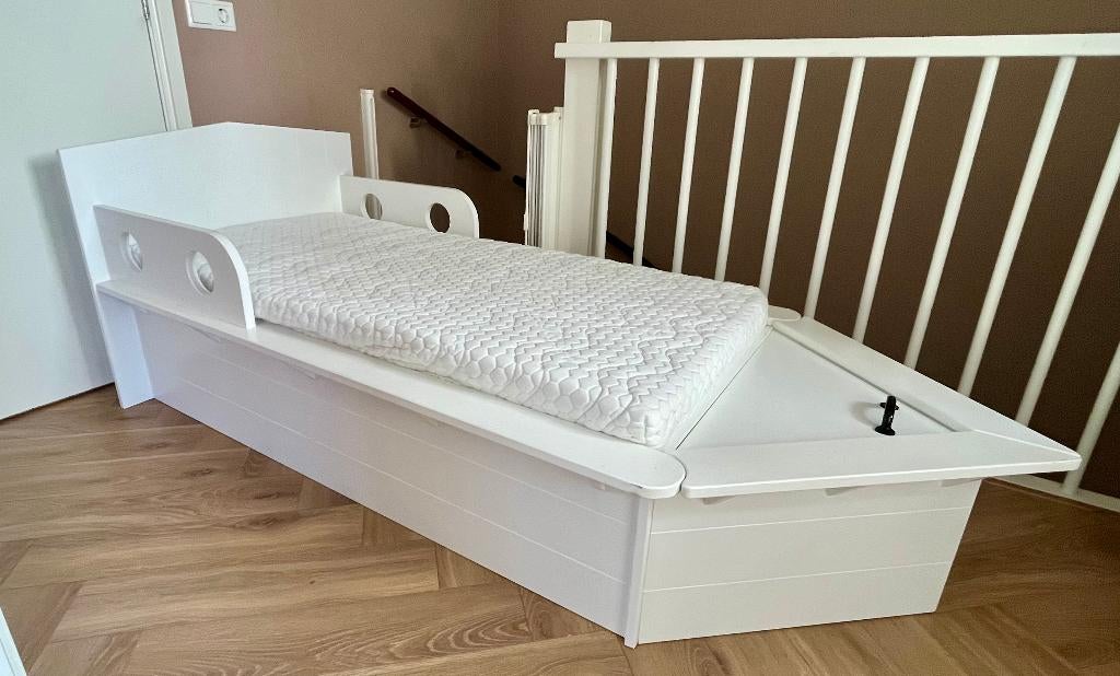 Kinder bed bootvorm 150 cm, Ophalen, 70 tot 85 cm, 140 tot 160 cm, Zo goed als nieuw