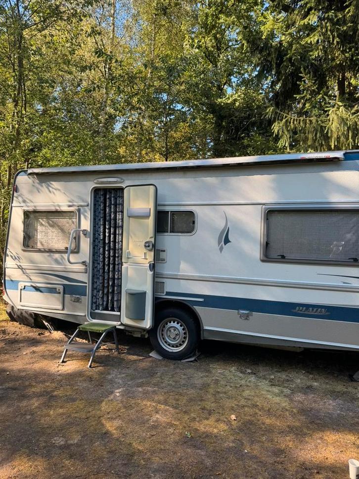 Fendt Platin 510 TG, Caravans en Kamperen, Caravans, Particulier, tot en met 4, 1000 - 1250 kg, Rondzit, Fendt, 2 aparte bedden