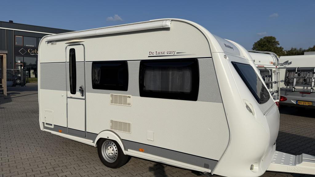 Hobby De luxe Easy 400 SF bj 2015 met voortent en zakluifel, Caravans en Kamperen, Caravans, Bedrijf, tot en met 4, 750 - 1000 kg