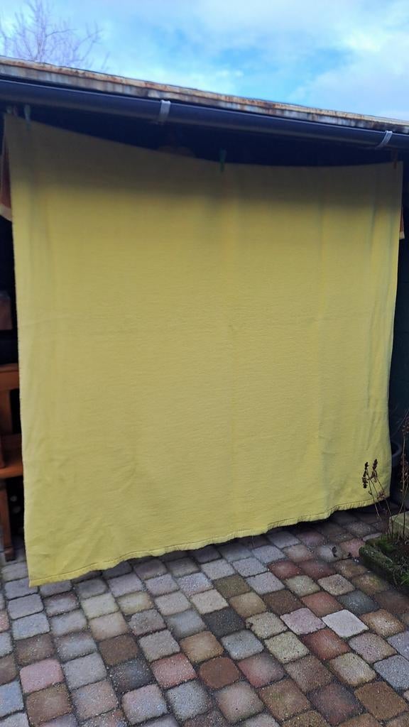 Mooie vintage 2-persoons deken met een gele en oranje zijde., Ophalen of Verzenden, Zo goed als nieuw, N.v.t, N.v.t