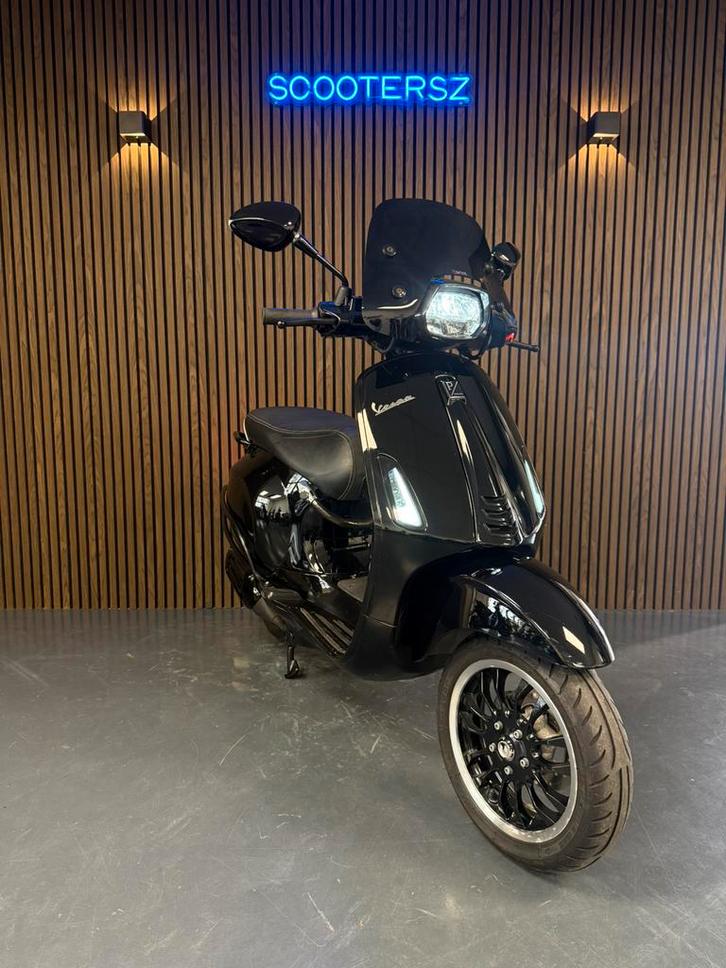 Vespa sprint 2020 Glans zwart|Full led|Brom|45Km|Garantie, Fietsen en Brommers, Scooters | Vespa, Zo goed als nieuw, Overige modellen