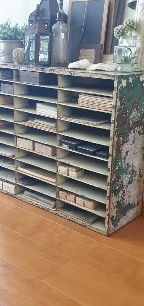 Stoer oud industrieel metaal vakkenkast opzetkast, Gebruikt, Industrieel  stoer vintage brocante, Minder dan 100 cm, Metaal