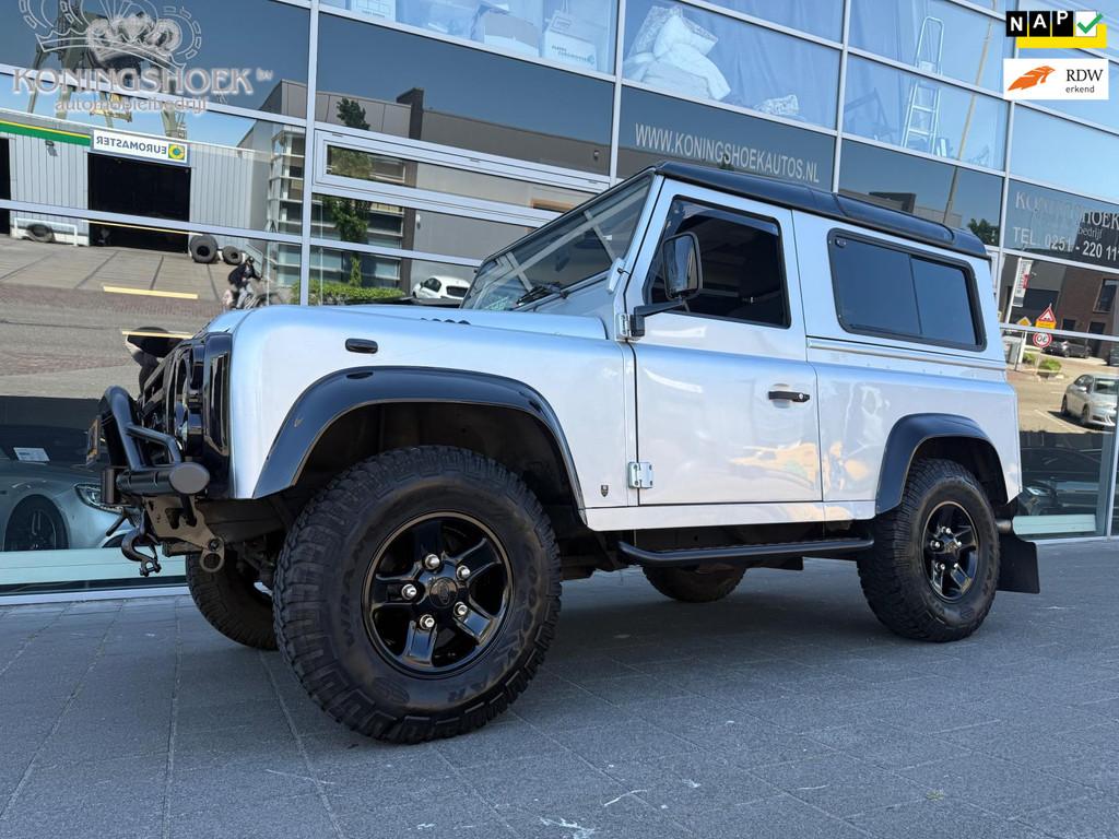 Land Rover Defender 2.4 TD 90 SW XTech Youngtimer, Auto's, Gebruikt, Zwart, 4 cilinders, 122 pk