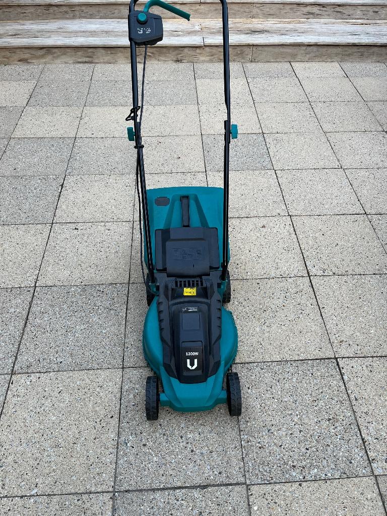 Electrische VONROC grasmaaier - slechts 1 seizoen gebruikt, Tuin en Terras, Grasmaaiers, Ophalen, Cirkelmaaier, Elektrische grasmaaier
